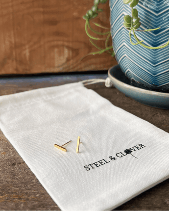 Boucle d'oreille Mini - barre - Bébé LoupSteel & Clover