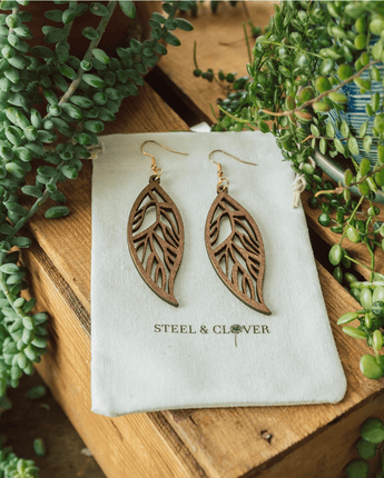 Boucle d'oreille Willow - Bébé LoupSteel & Clover