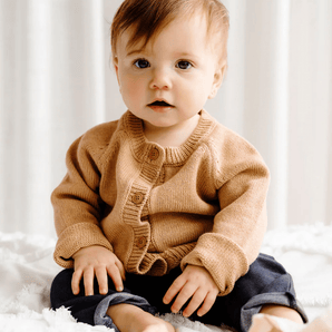 Cardigan en tricot caramel - Bébé LoupRose & Léo