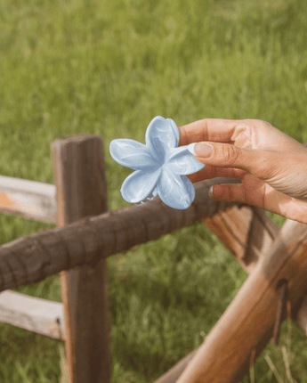 Pince fleur tropicale bleue - Bébé LoupAndi