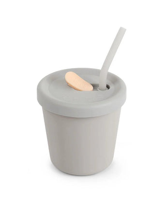 Tasse en silicone avec paille grise - Bébé LoupHaakaa