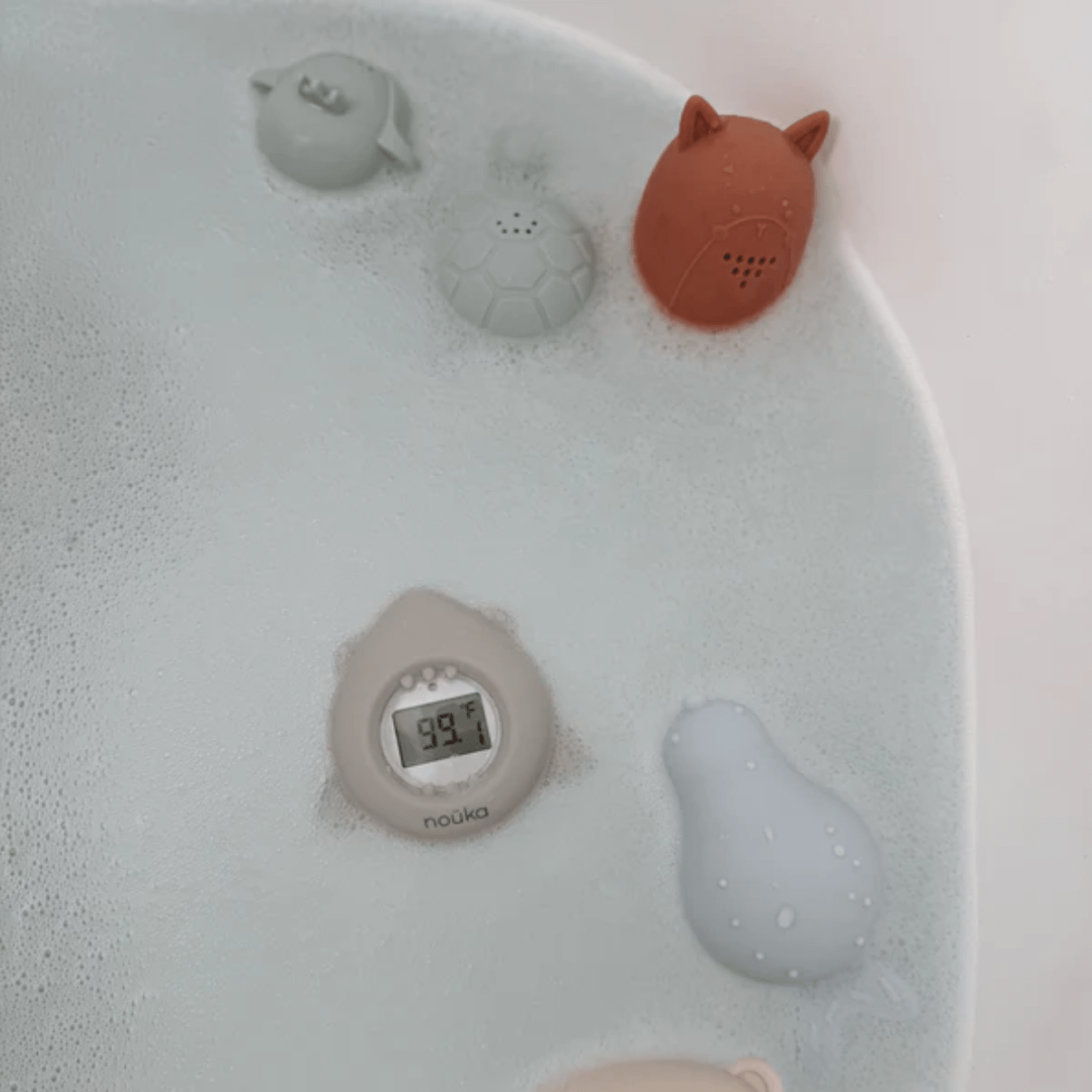 Thermomètre de bain pingouin - sweet artic de Bebeconfort sur allobébé Thermomètre de bain pingouin - sweet artic de Bebeconfort sur allobébé
